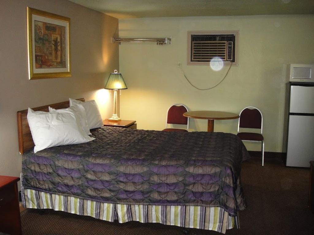 Trails West Motel South Hutchinson Eksteriør bilde