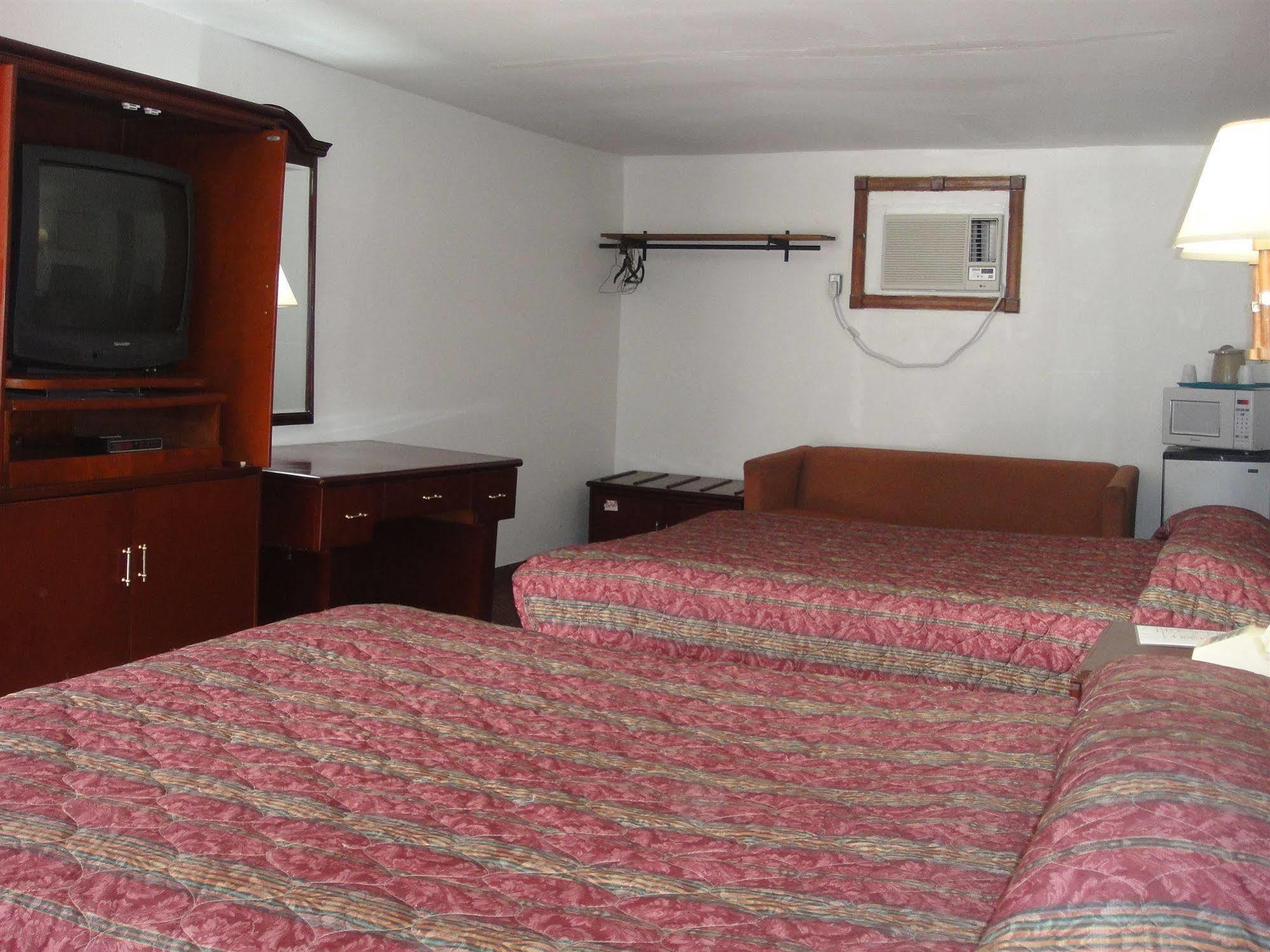 Trails West Motel South Hutchinson Eksteriør bilde