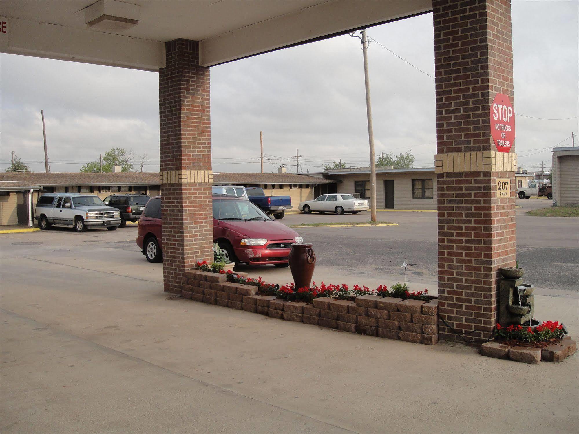 Trails West Motel South Hutchinson Eksteriør bilde