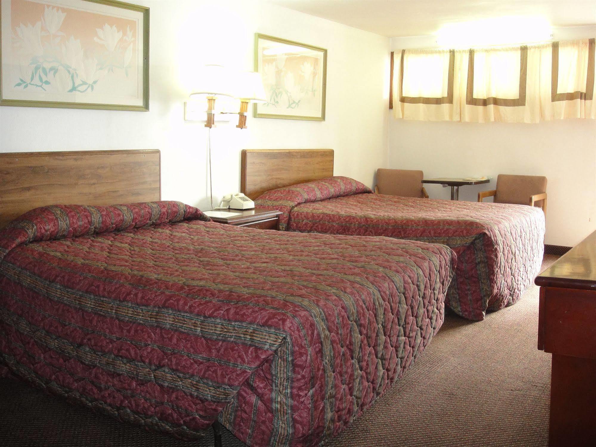 Trails West Motel South Hutchinson Eksteriør bilde